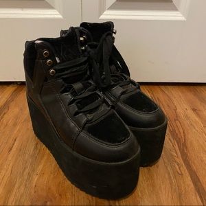 YRU Qozmo Platform Sneakers